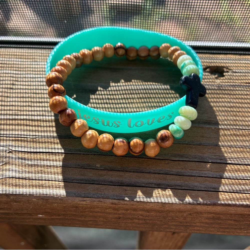 Aqua 'Jesus Loves' Silicone and Bead Bracelet Set
